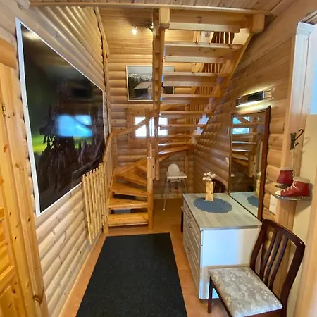 Luoston Vaeaertin Kammi Alpstuga *