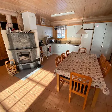 Alpstuga Luoston Vaeaertin Kammi