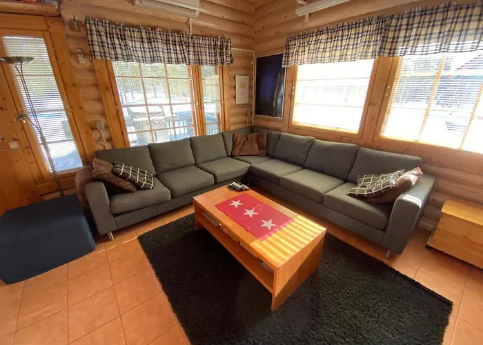 Luoston Vaeaertin Kammi Chalet *